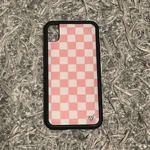 Wildflower checkers iPhone Xr case